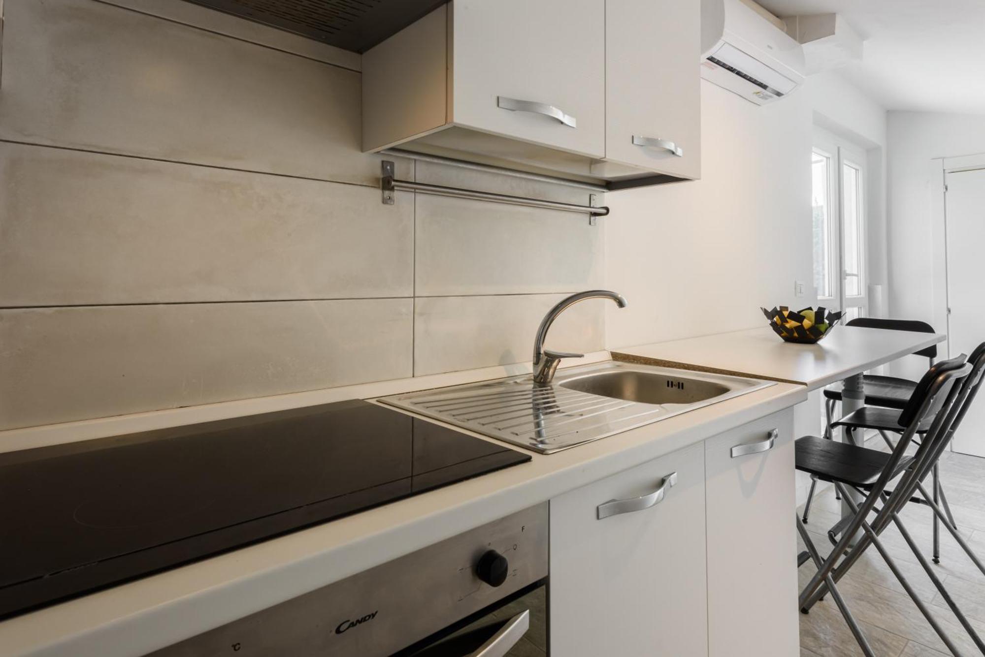 The Luxor - Larione Apartamento